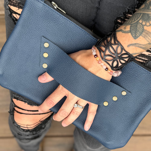 [raleigh leather] Clutch - Navy Pebbled