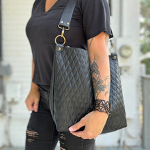 GO BIG Zippered Tote - Diamond Stitch