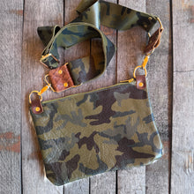 Go Small Zippered Crossbody - Bigfoot