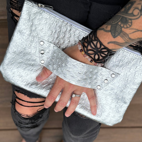 [raleigh leather] Clutch - Silver Ostrich Embossed