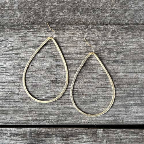 Simple Metal Teardrops - Gold