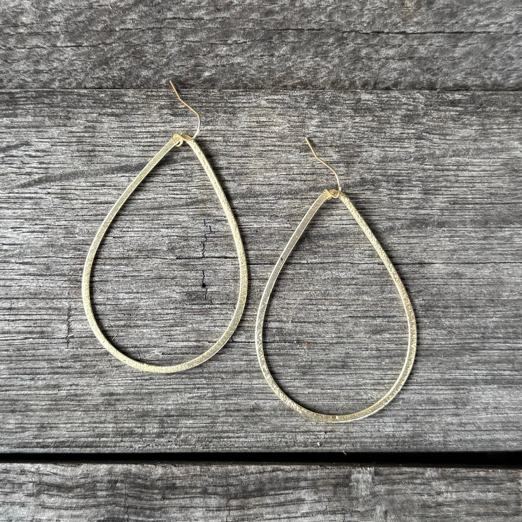 Simple Metal Teardrops - Gold