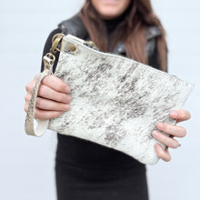 Large Zippered Wristlet - White Brindle